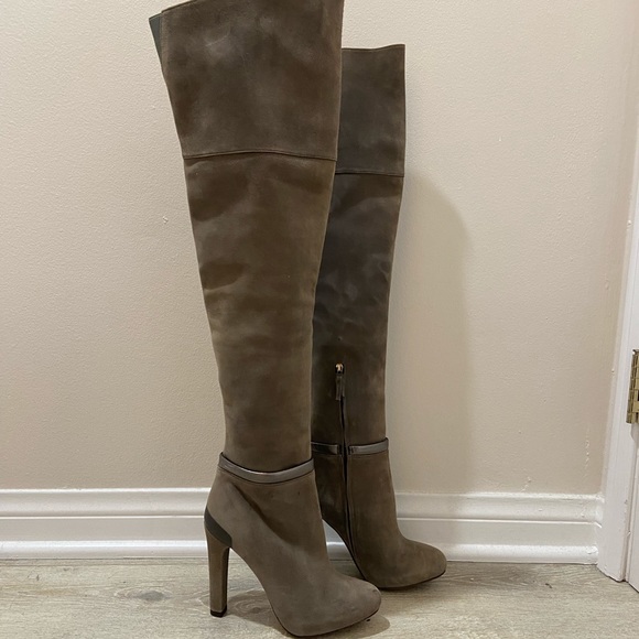 Fendi over the knee suede boots - Picture 6 of 6